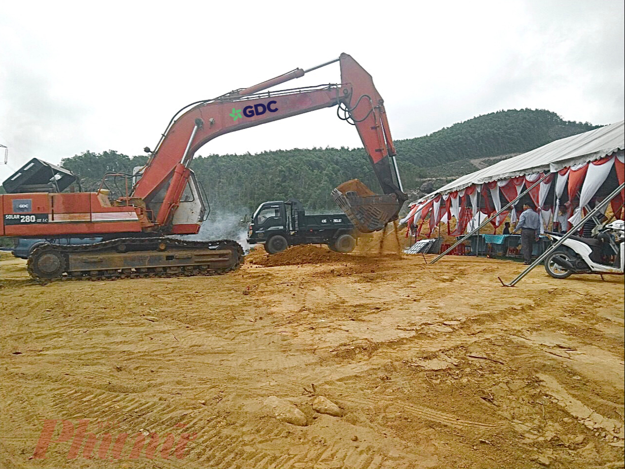 Dự &aacute;n nh&agrave; m&aacute;y chậm tiến độ trong khi Khu chứa v&agrave; xử l&yacute; r&aacute;c thải Đại Hiệp đ&atilde; qu&aacute; tải buộc tỉnh Quảng Nam phải y&ecirc;u cầu huyện Duy Xuy&ecirc;n v&agrave; thị x&atilde; Điện B&agrave;n chủ động li&ecirc;n hệ xử l&yacute; số r&aacute;c thải hằng ng&agrave;y tại địa phương