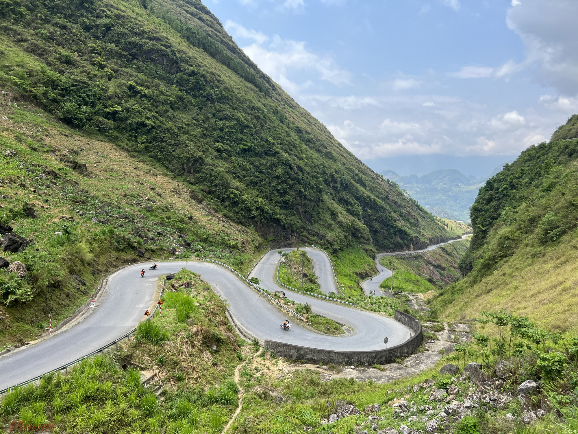 Rời Tuy&ecirc;n Quang, du kh&aacute;ch di chuyển H&Agrave; GIANG &ndash; QUẢN BẠ &ndash; C&Aacute;N TỶ &ndash; ĐỒNG VĂN &ndash; M&Egrave;O VẠC 