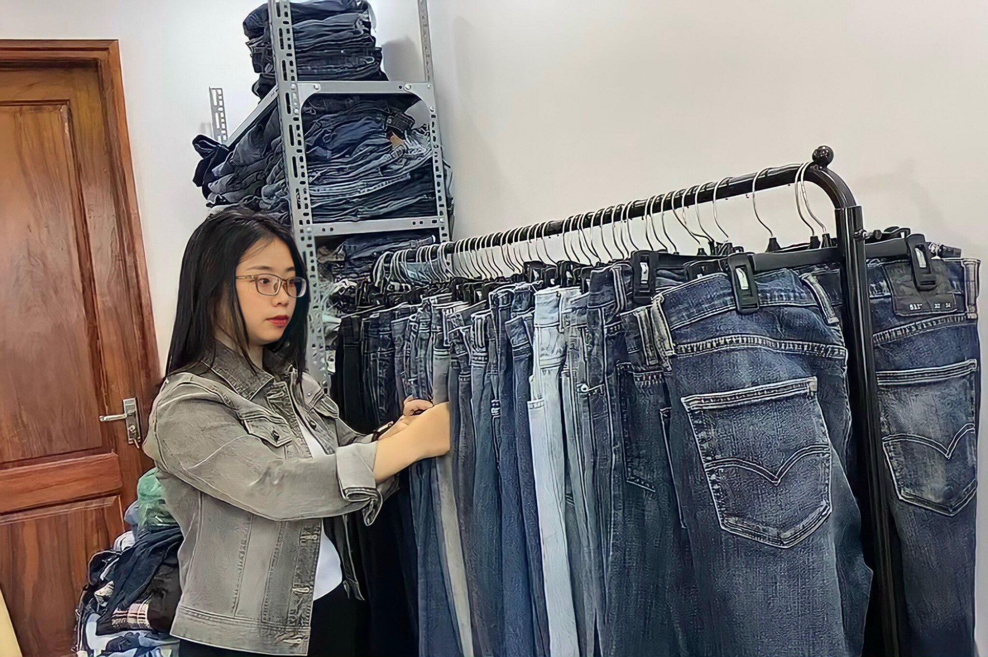 Những chiếc quần jean được k&eacute;o d&agrave;i sứ mệnh sống