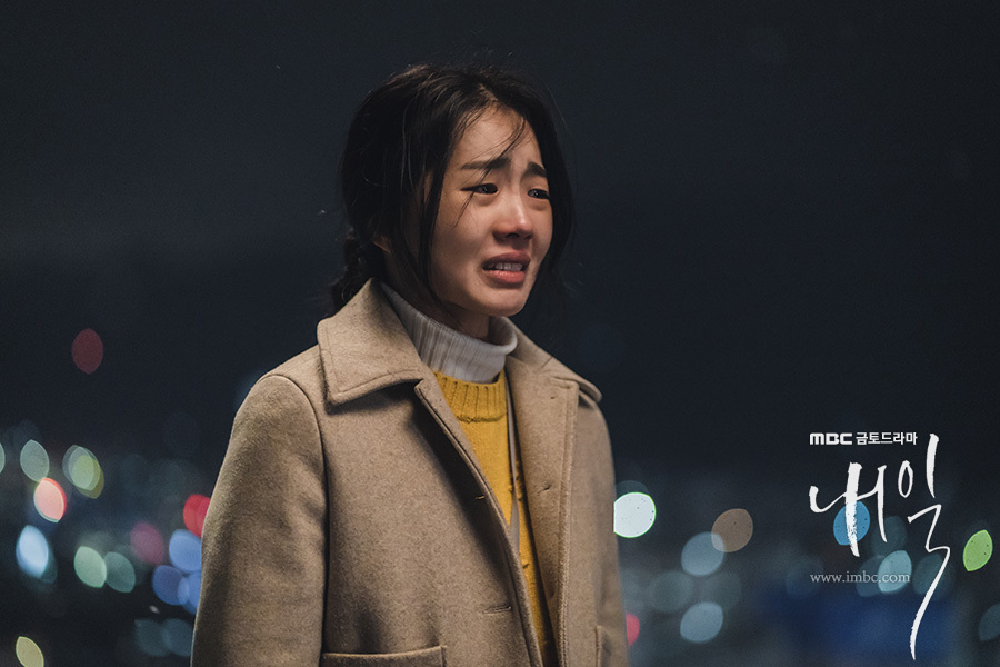  Noh Eun-bi, một nạn nh&acirc;n của bắt nạt học đường, người đ&atilde; cố gắng tự tử trong phim Ng&agrave;y maii.