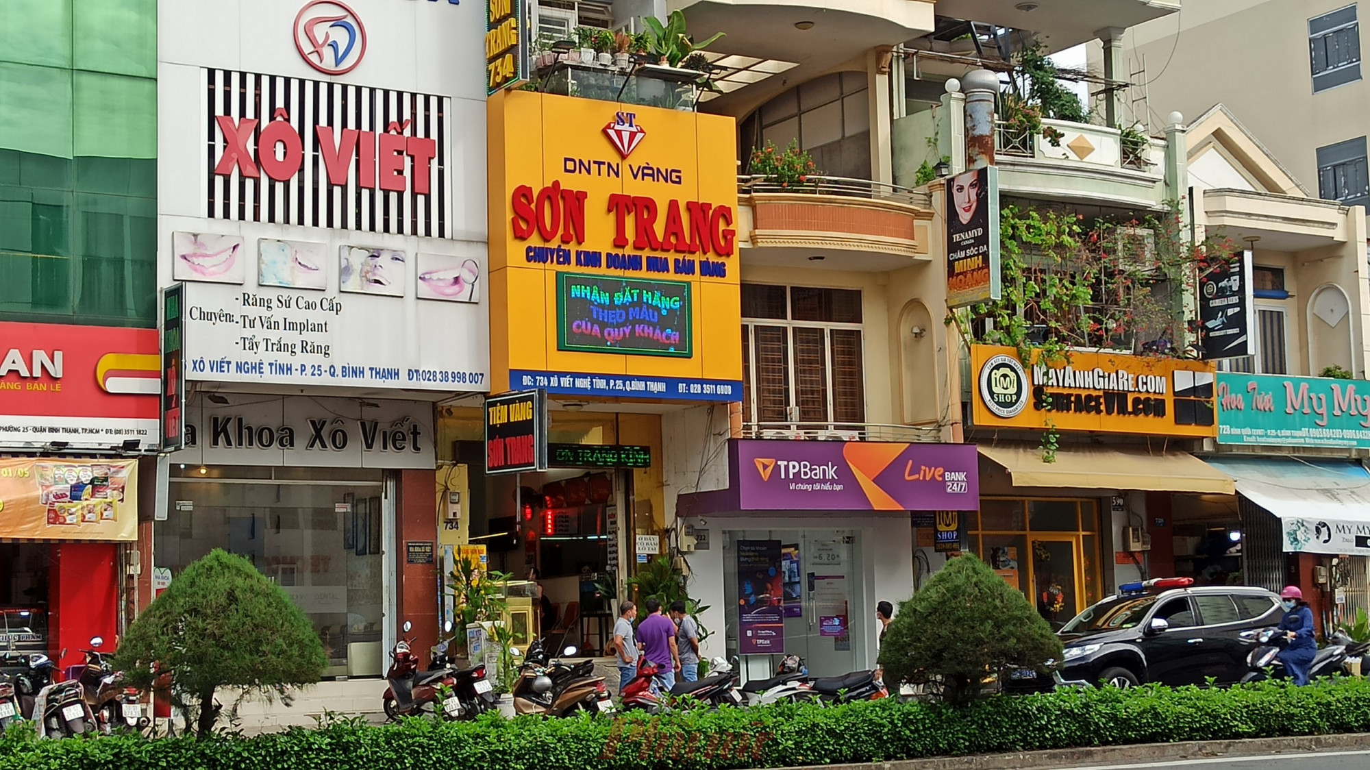 Tiệm v&agrave;ng nghi bị cướp t&agrave;i sản.