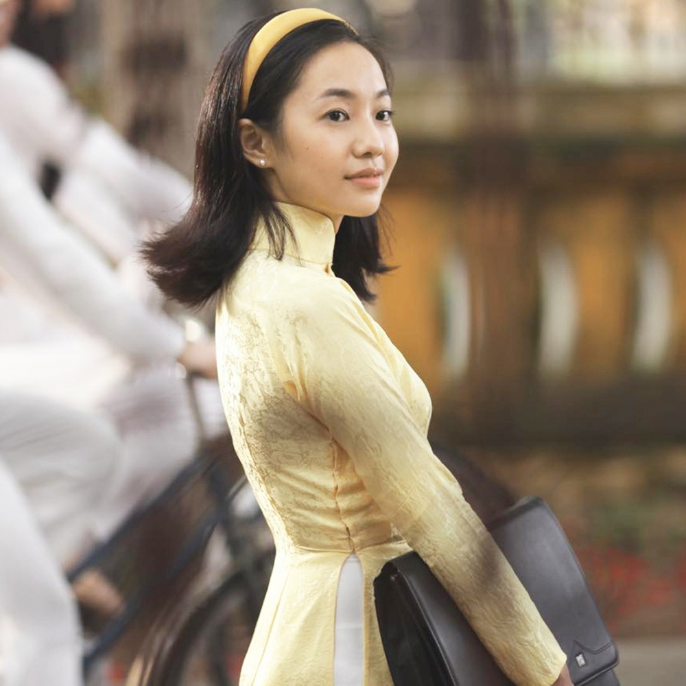 Diễn vi&ecirc;n Ho&agrave;ng H&agrave; đ&oacute;ng vai Dao &Aacute;nh từng l&agrave; diễn vi&ecirc;n lồng tiếng v&agrave; tham gia đ&oacute;ng một số MV