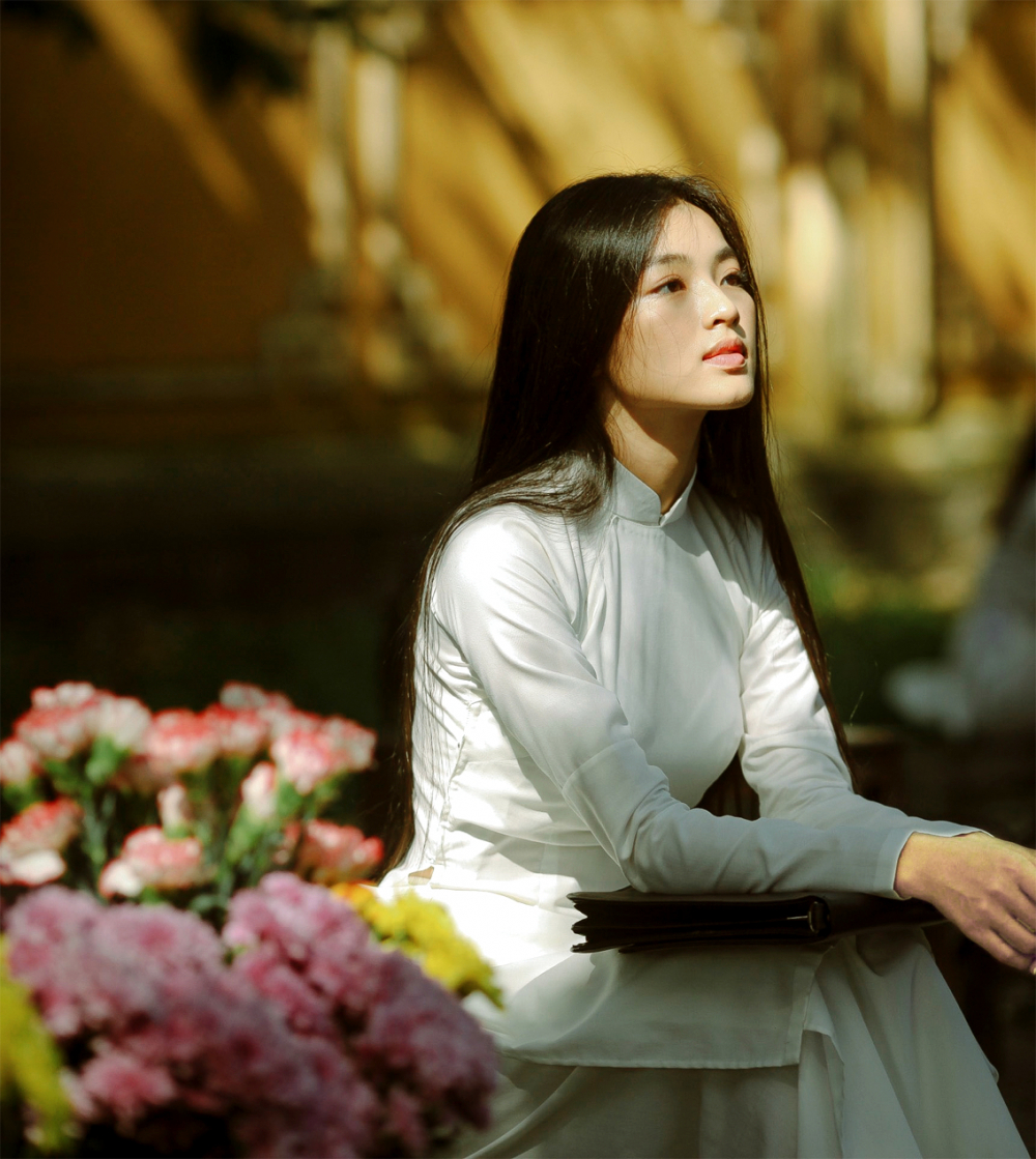 Nữ sinh Lan Thy đảm vai B&iacute;ch Diễm trong Em v&agrave; Trịnh