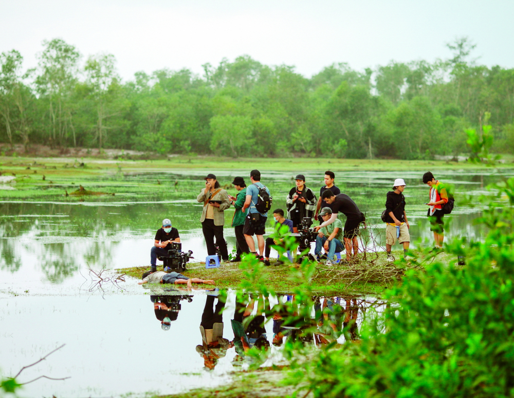 Cùng đoàn phim Em và Trịnh