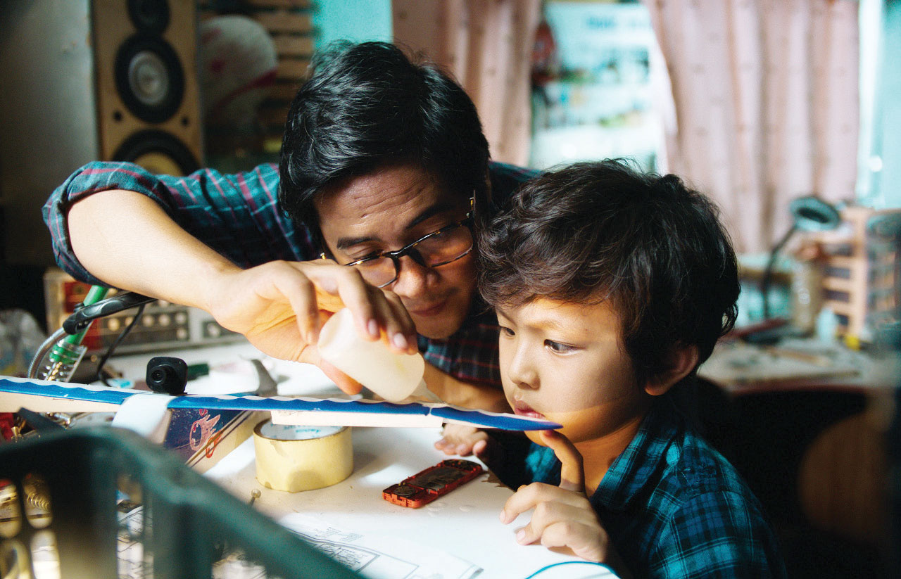 Cha của H&ugrave;ng rất y&ecirc;u thương con nhưng lại thiếu tin tưởng con m&igrave;nh