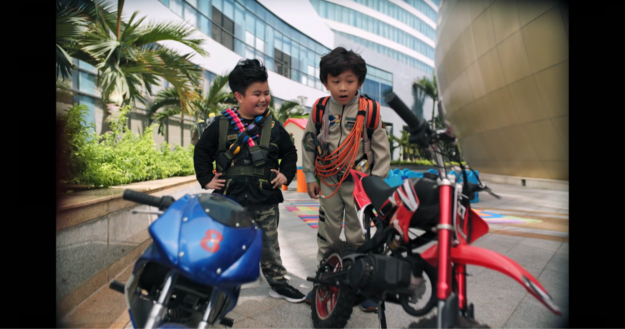 Vũ kh&iacute;, phương tiện chiến đấu kẻ xấu c&oacute; một kh&ocirc;ng hai của H&ugrave;ng v&agrave; Bi b&eacute;o