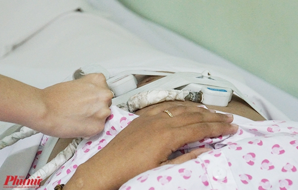 rong qu&aacute; tr&igrave;nh mang thai nếu đau tại vết mổ cũ, ra huyết bất thường, thai phụ phải đến ngay cơ sở y tế c&oacute; chuy&ecirc;n khoa sản để được thăm kh&aacute;m