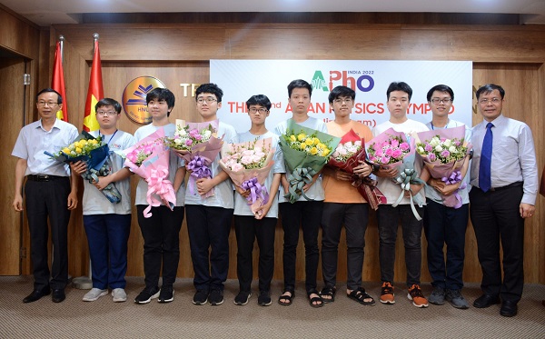 8 học sinh Việt Nam đều đoạt giải tại cuộc thi Olympic Vật l&iacute; Ch&acirc;u &Aacute; 2022