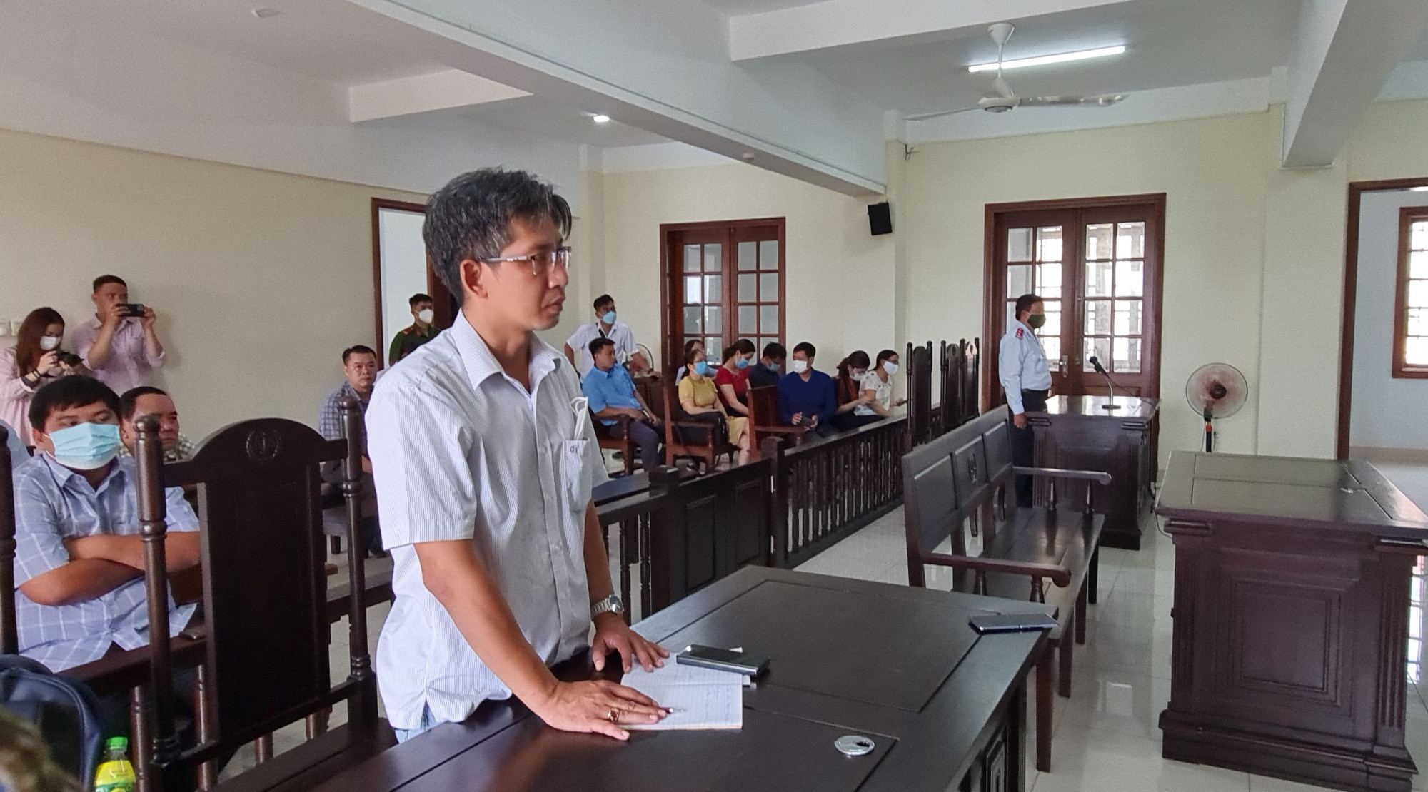 Quang cảnh phi&ecirc;n t&ograve;a chiều 31/5