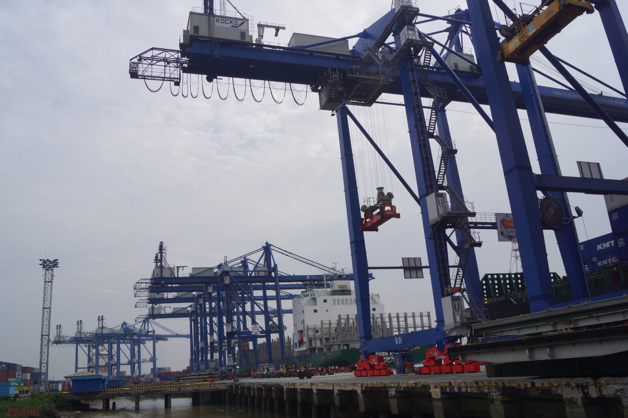 C&aacute;c ng&agrave;nh h&agrave;ng xuất khẩu của Việt Nam cũng đang chuyển hướng sang chiến lược đa dạng h&oacute;a thị trường, tr&aacute;nh phụ thuộc v&agrave;o một nguồn ti&ecirc;u thụ...