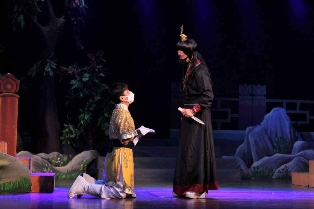 Ho&agrave;ng Hải tham gia tập vở Đứa con họ Triệu c&ugrave;ng NSƯT L&ecirc; Tứ trong những ng&agrave;y dịch bệnh vẫn c&ograve;n ho&agrave;nh h&agrave;nh.