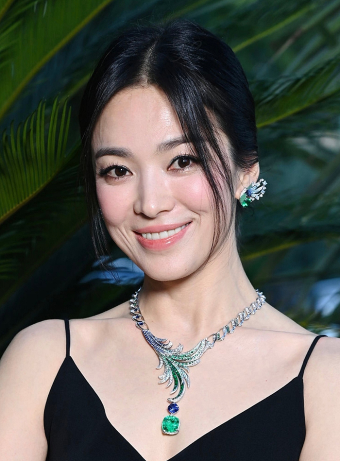 Ảnh chụp cận mặt nữ diễn vi&ecirc;n khiến kh&aacute;n giả bất ngờ bởi vẻ ngo&agrave;i kh&aacute; trẻ trung so với tuổi thật 40. Tuy nhi&ecirc;n, 