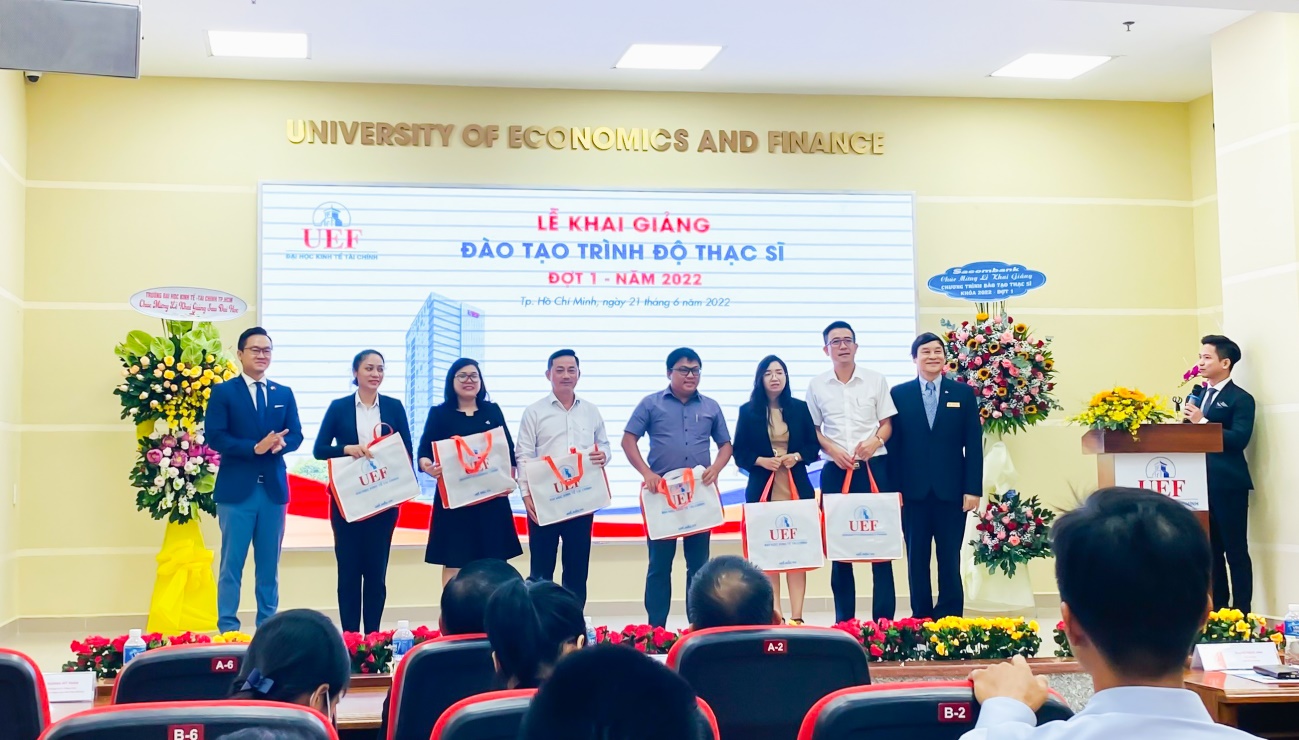 N&acirc;ng tầm sự nghiệp với tấm bằng thạc sĩ tại UEF - Ảnh: UEF