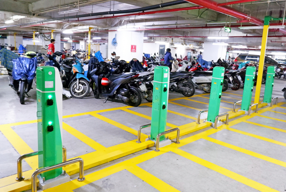 Điểm sạc pin xe máy điện tại trung tâm thương mại Vincom Quang Trung (Q.Gò Vấp, TP.HCM)