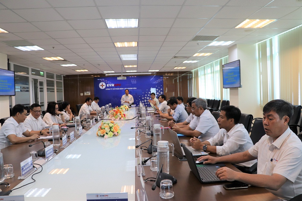To&agrave;n cảnh Hội nghị sơ kết c&ocirc;ng t&aacute;c C&ocirc;ng đo&agrave;n v&agrave; phong tr&agrave;o c&ocirc;ng nh&acirc;n lao động 6 th&aacute;ng đầu năm 2022 tại PC Kh&aacute;nh H&ograve;a - Ảnh: PC Kh&aacute;nh H&ograve;a