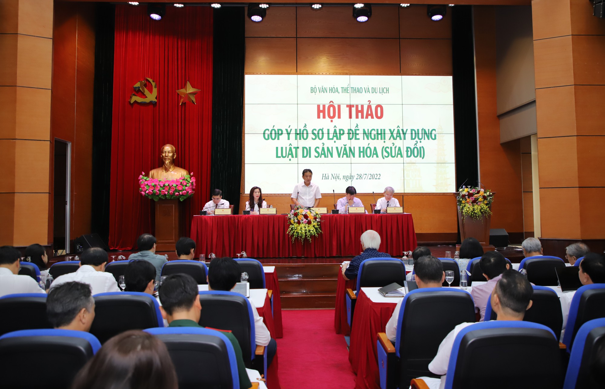 Hội thảo g&oacute;p &yacute; hồ sơ lập đề nghị x&acirc;y dựng Luật Di sản văn h&oacute;a (sửa đổi), diễn ra v&agrave;o ng&agrave;y 28/7 tại H&agrave; Nội.