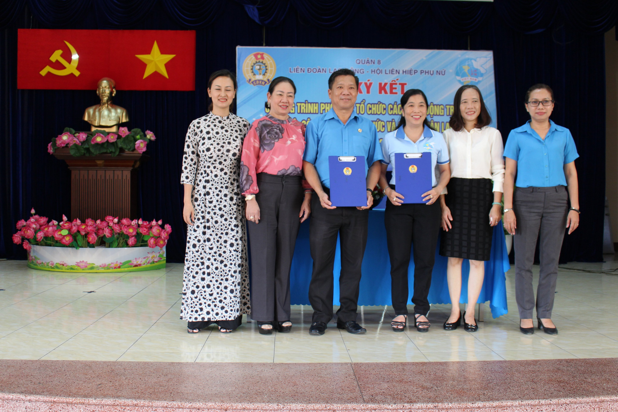 Hội LHPN Q.8 v&agrave; Li&ecirc;n đo&agrave;n Lao động Q.8 hướng nội dung hoạt động đến đặc th&ugrave; địa b&agrave;n, l&agrave; nơi c&oacute; nhiều khu nh&agrave; trọ c&ocirc;ng nh&acirc;n, từ đ&oacute; th&uacute;c đẩy x&acirc;y dựng c&aacute;c khu nh&agrave; trọ đảm bảo c&aacute;c ti&ecirc;u ch&iacute;, đồng thời tăng cường c&aacute;c chuy&ecirc;n đề vềb&igrave;nh đẳng giới, bảo vệ trẻ em, ph&ograve;ng chống bạo lực gia đ&igrave;nh trong c&ocirc;ng nh&acirc;n, lao động  