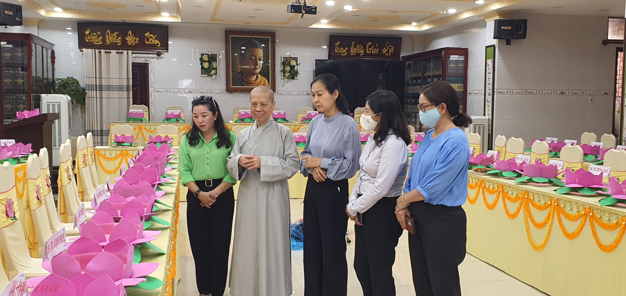 Hội LHPN TPHCM thăm ch&ugrave;a Bồ Đề Lan Nh&atilde;, Q.6. Ni trưởng cho biết 