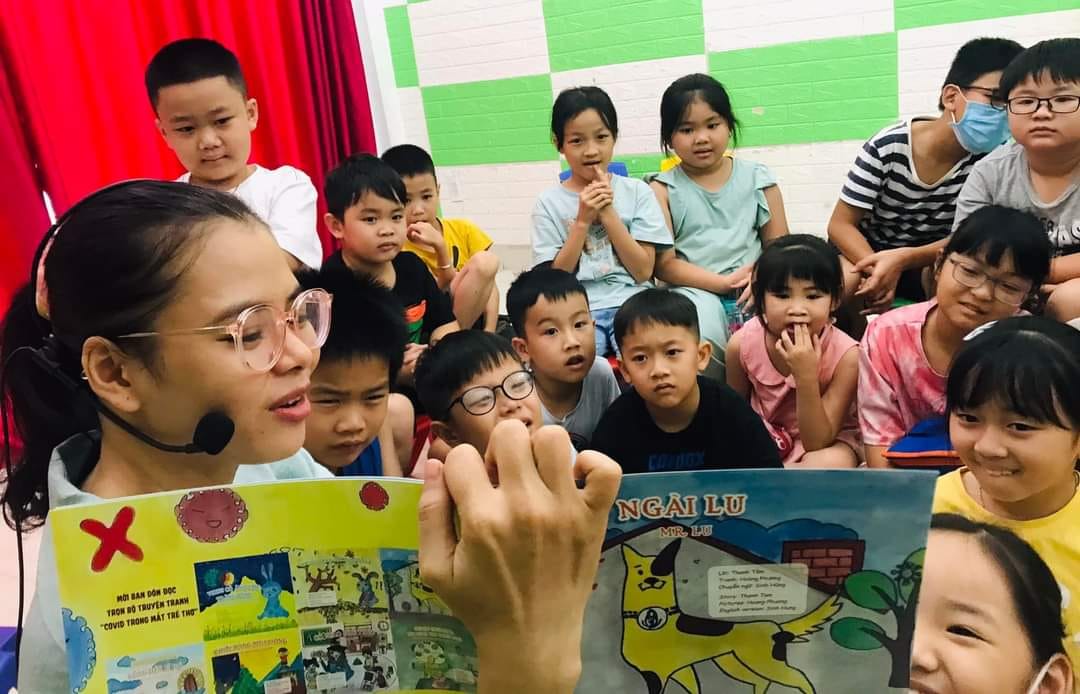 C&acirc;u chuyện Ng&agrave;i Lu &ndash; tập s&aacute;ch thuộc bộ s&aacute;ch COVID trong mắt trẻ thơ được c&aacute;c em nhỏ h&agrave;o hứng lắng nghe