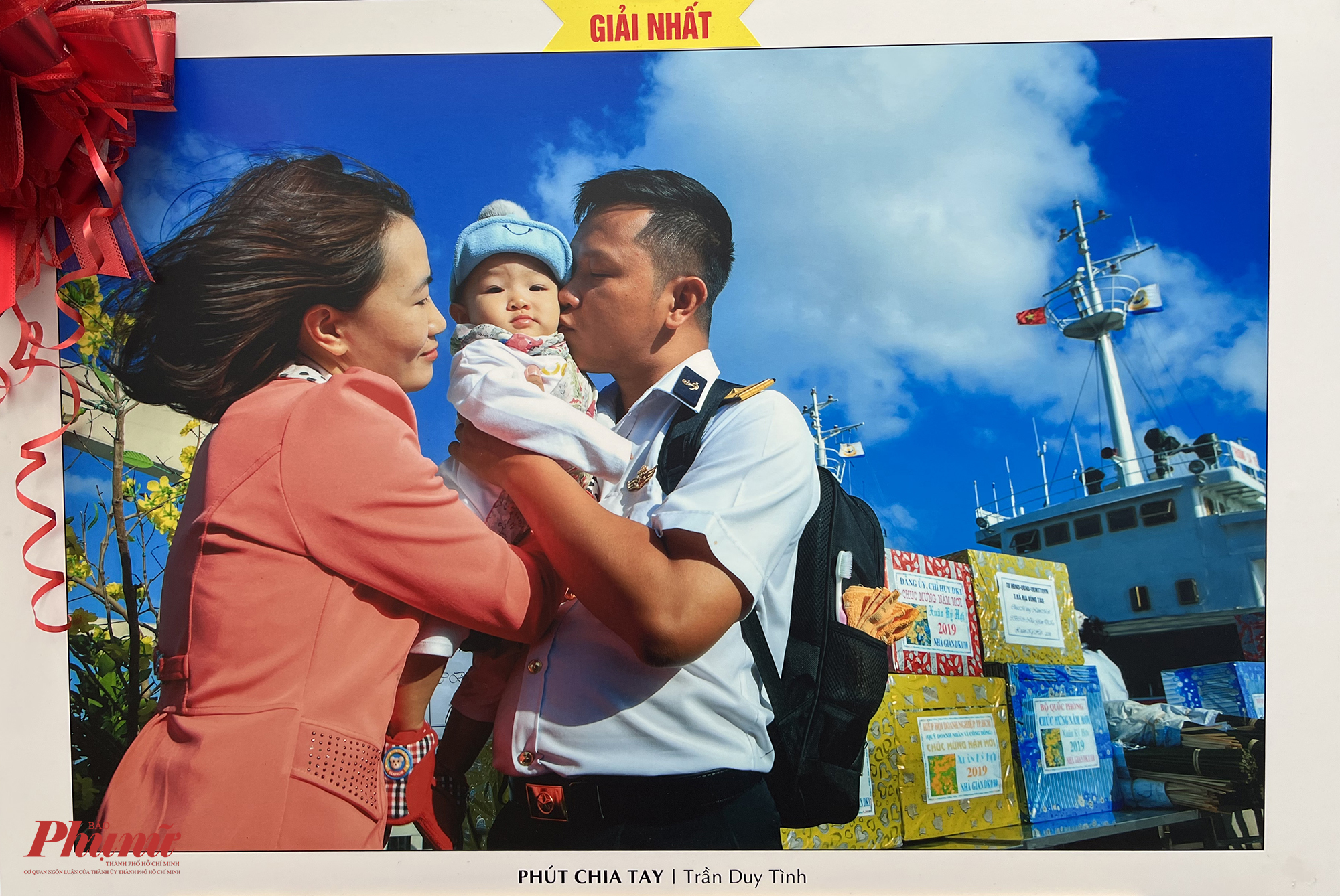 Đ&acirc;y l&agrave; bức ảnh đạt giải nhất tại cuộc thi lần n&agrave;y, của t&aacute;c giả Trần Duy T&igrave;nh. T&aacute;c giả cho biết may mắn được đến Trường Sa v&agrave;o năm 2019, ghi lại cảnh 