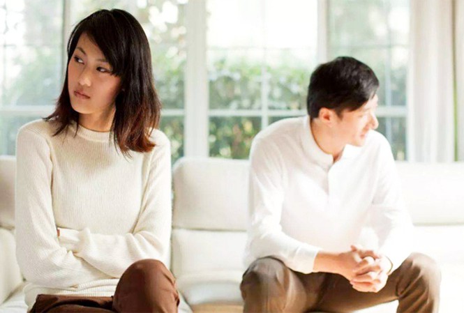 Vợ chồng t&ocirc;i kh&ocirc;ng c&ograve;n tiếng n&oacute;i chung (Ảnh minh họa)