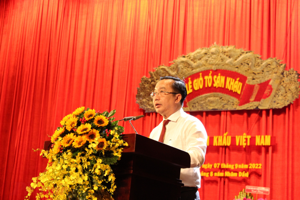 Gi&aacute;m đốc Sở Văn h&oacute;a - Thể thao TPHCM Trần Thế Thuận đ&aacute;nh gi&aacute; cao vai tr&ograve; của s&acirc;n khấu trong đ&oacute;ng g&oacute;p đối với sự ph&aacute;t triển của văn h&oacute;a nghệ thuật TP.
