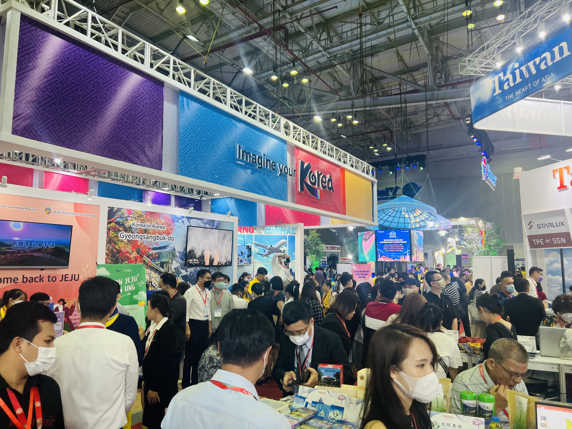 Hội chợ ITE - HCMC 2022 thu h&uacute;t hơn 22.000 lượt kh&aacute;ch, nhiều giao dịch, lịch hẹn v&agrave; hợp đồng trực tiếp được k&yacute; kết. - Ảnh: Quốc Th&aacute;i