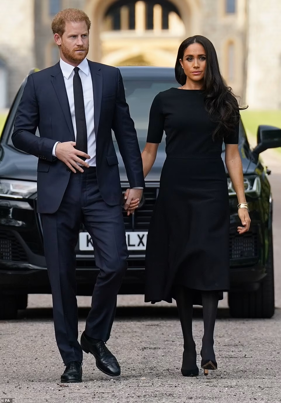 Ho&agrave;ng tử Harry - C&ocirc;ng tước xứ Sussex  v&agrave; vợ, Meghan Markle