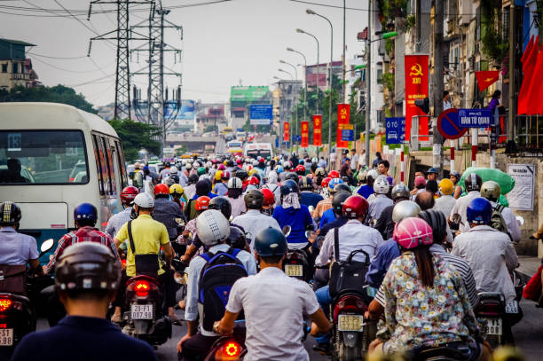 Xe cộ hỗn loạn, ý thức giao thông kém là nỗi ám ảnh kinh hoàng của không ít người đi đường (ảnh minh hoạ)