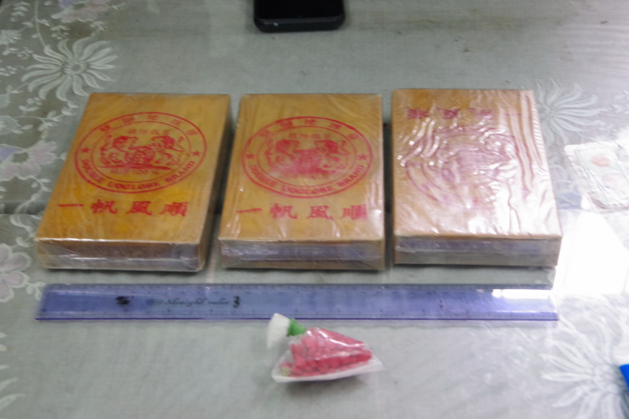 C&aacute;c tang vật thu giữ trong chuy&ecirc;n &aacute;n - Ảnh: Huệ T&acirc;n
