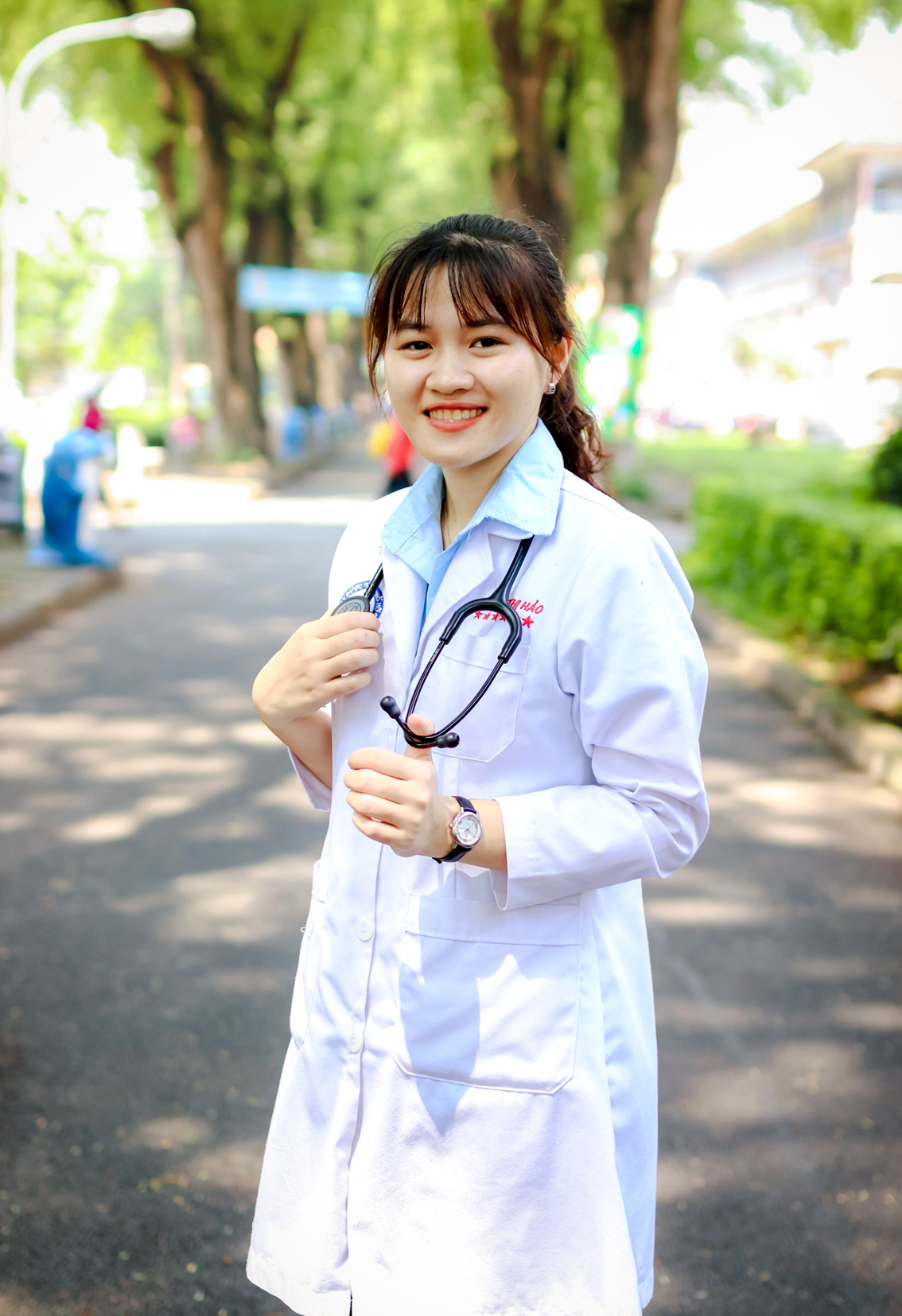 Nguyễn Thị Hảo tốt nghiệp ng&agrave;nh y loại xuất sắc