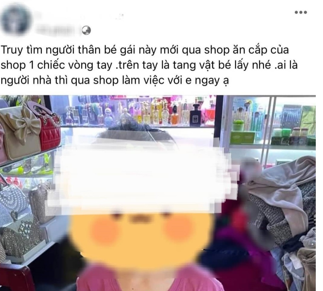 B&eacute; g&aacute;i 5 tuổi bị b&ecirc;u l&ecirc;n mạng x&atilde; hội v&igrave; lấy chiếc v&ograve;ng tay bằng cao su trị gi&aacute; 10.000 đồng