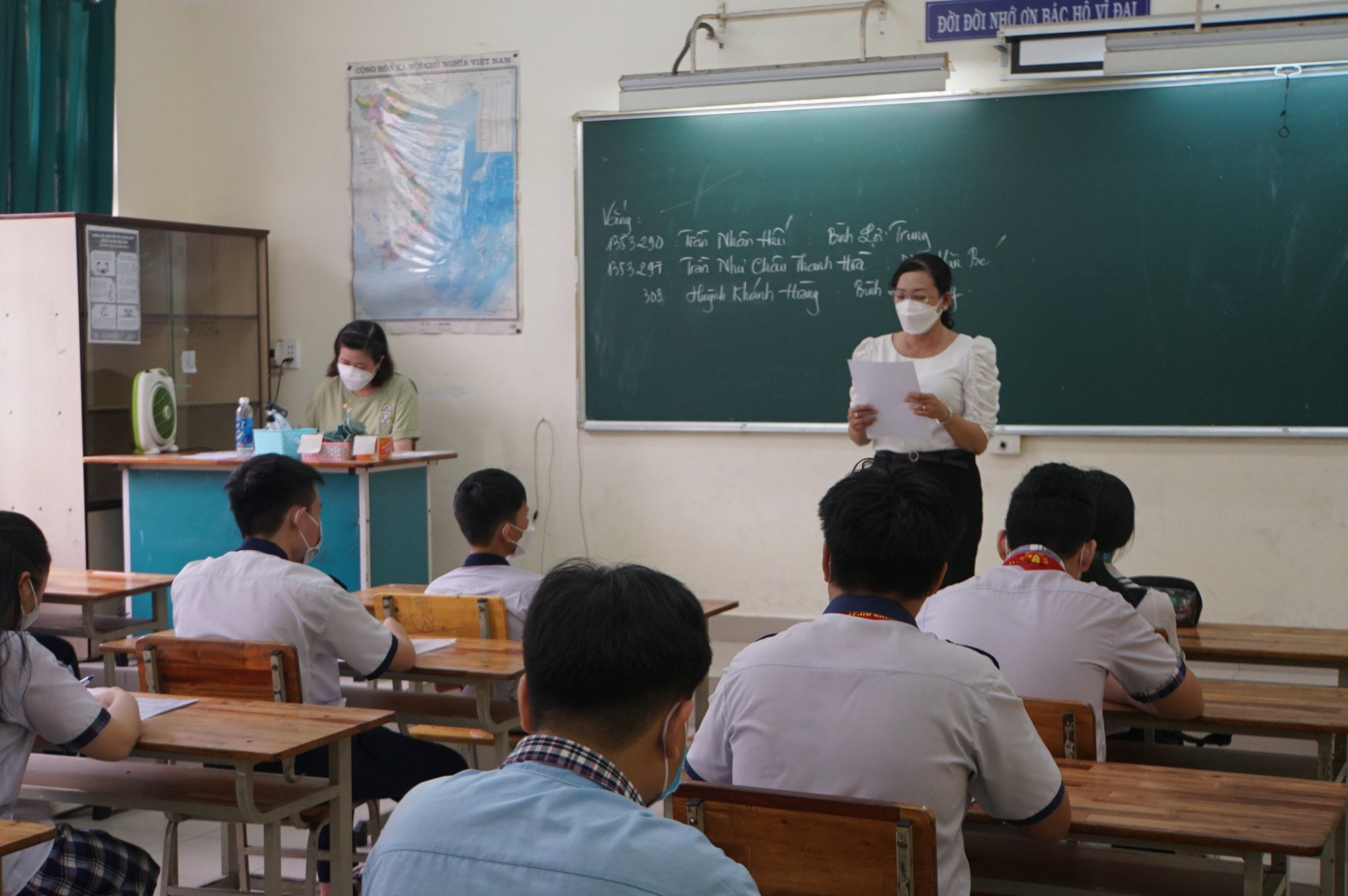 C&ocirc;ng chức, vi&ecirc;n chức, người lao động đi nước ngo&agrave;i về việc c&ocirc;ng kh&ocirc;ng qu&aacute; 2 lần/năm