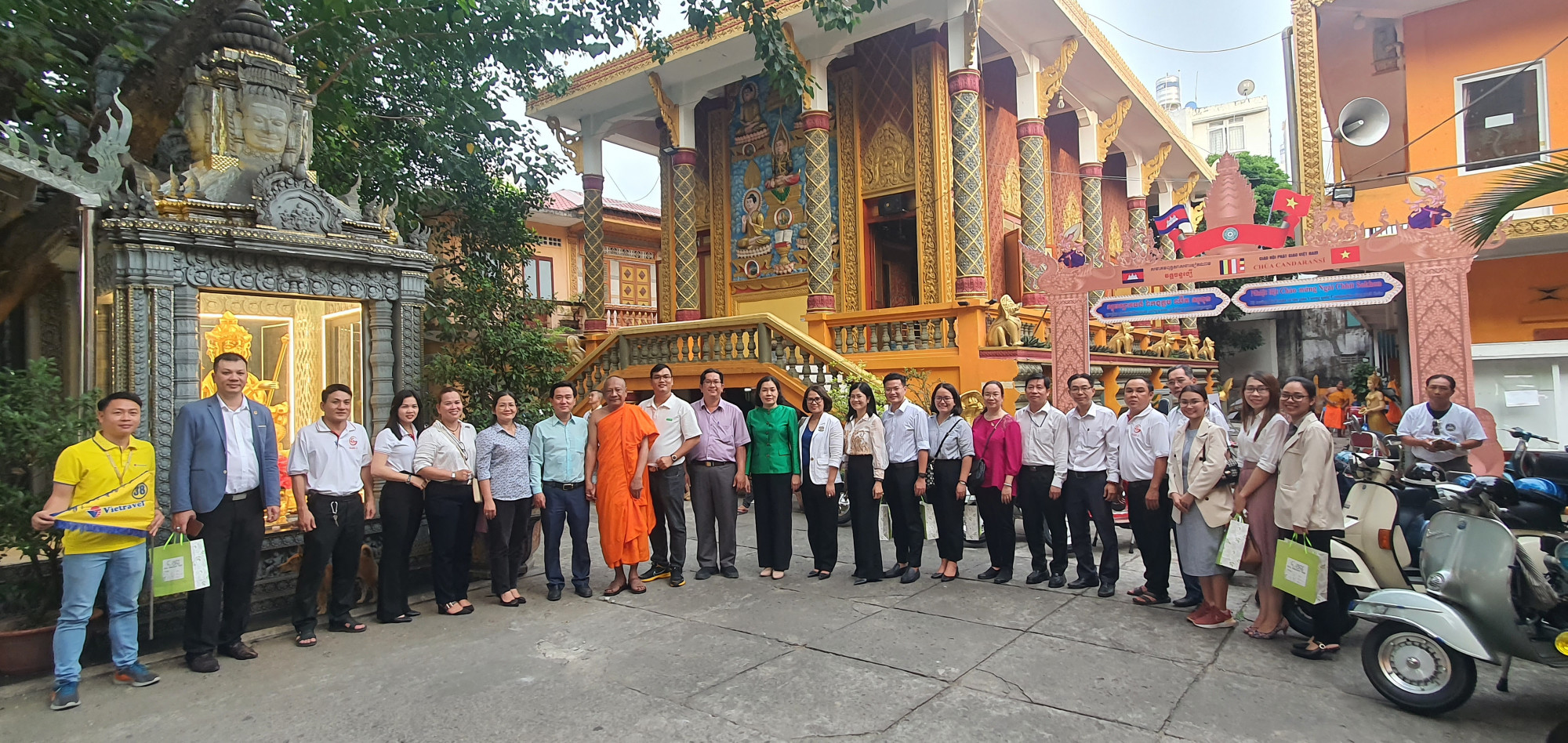Tham quan ch&ugrave;a Chantarangsay ng&ocirc;i ch&ugrave;a Khmer đầu ti&ecirc;n tr&ecirc;n đất  S&agrave;i G&ograve;n xưa.