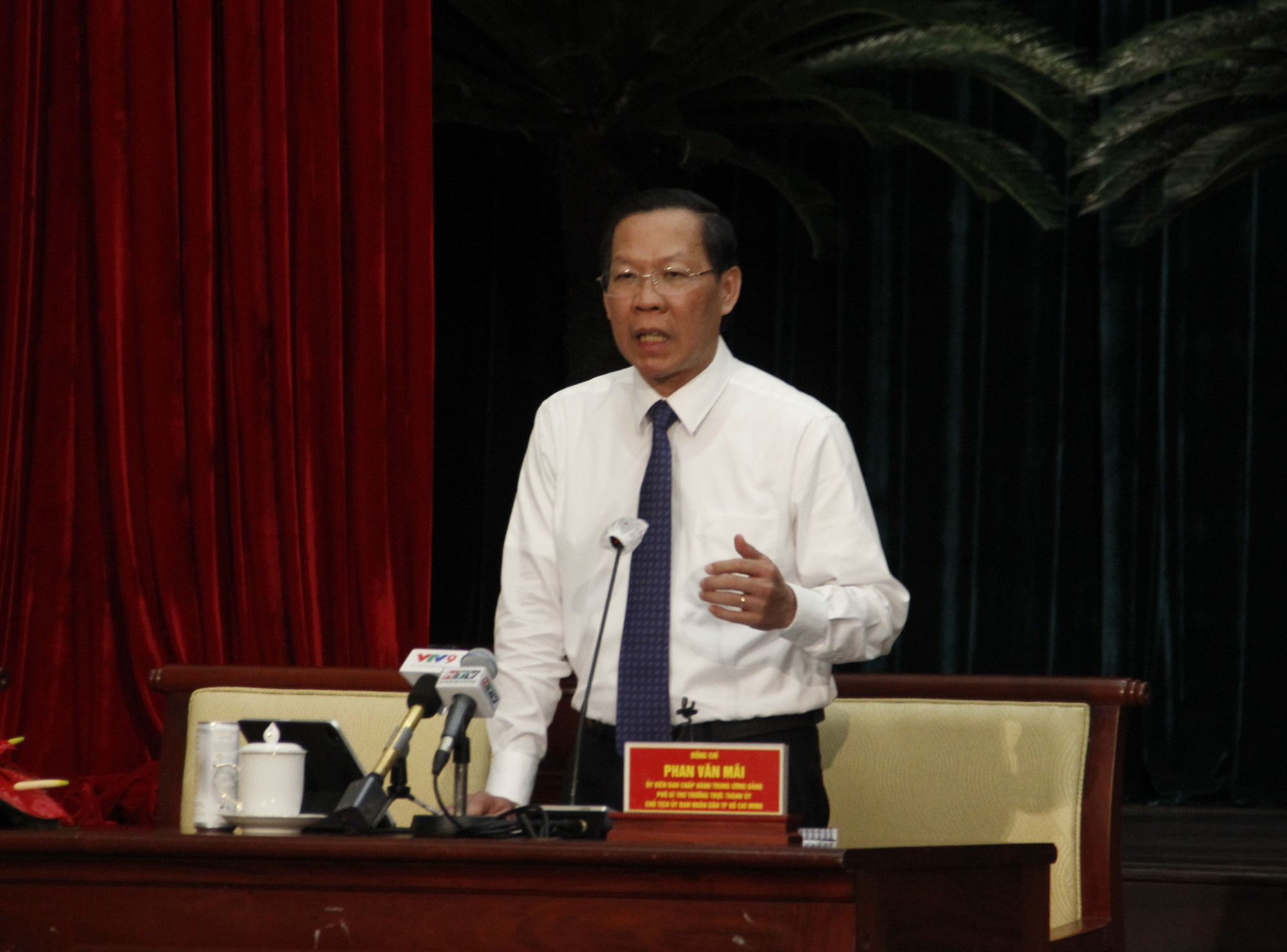 Chủ tịch UBND TPHCM th&ocirc;ng tin về nguy&ecirc;n nh&acirc;n giải ng&acirc;n vốn đầu tư c&ocirc;ng chậm.
