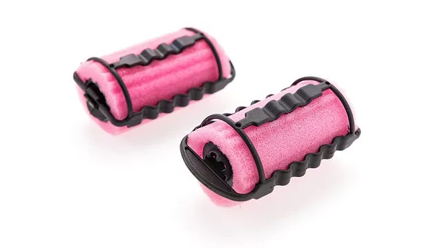 Sử dụng con lăn  10/10 _ _ T&iacute;n dụng: 123rf Kh&ocirc;ng sử dụng nhiệt bằng c&aacute;ch đặt m&aacute;y sấy t&oacute;c sang một b&ecirc;n v&agrave; thay v&agrave;o đ&oacute; sử dụng l&ocirc; cuốn t&oacute;c. Đặt c&aacute;c l&ocirc; cuốn l&ecirc;n t&oacute;c đ&atilde; được lau kh&ocirc; bằng khăn v&agrave; để kh&ocirc; tự nhi&ecirc;n. Kết quả: Những lọn t&oacute;c bồng bềnh tr&ocirc;ng tự nhi&ecirc;n!  THẺ: T&Oacute;C T&Oacute;C V&Agrave; SẮC ĐẸP CHĂM S&Oacute;C T&Oacute;C CHIA SẺ N&Agrave;Y L&Ecirc;N FacebookWhatsAppTwitterE-mailLinkedInchia sẻ T/ XU HƯỚNG        ĐIỂM NỔI BẬT  / VIỆC CẦN L&Agrave;M &Yacute; tưởng qu&agrave; tặng Gi&aacute;ng sinh tuyệt vời tại Takashimaya Department St...  / MUA SẮM L&agrave;m thế n&agrave;o để tổ chức một bữa tiệc tối Gi&aacute;ng sinh th&acirc;n thiện với ng&acirc;n s&aacute;ch với...  / SỨC KHỎE Từ chăm s&oacute;c da mặt đến thời trang: Xả stress ở đ&acirc;u v&agrave; sẵn s&agrave;ng ...  / DA B&iacute; quyết J-beauty để c&oacute; l&agrave;n da &ldquo;mochi&rdquo; mềm mại, căng mọng  / GIẢI THƯỞNG Tiệm n&agrave;y hứa sẽ tẩy t&oacute;c cho bạn...m&agrave; kh&ocirc;ng l&agrave;m hư t&oacute;c... LỰA CHỌN CỦA BI&Ecirc;N TẬP VI&Ecirc;N / DA 10 sản phẩm l&agrave;m đẹp cỡ du lịch gi&uacute;p bạn dễ d&agrave;ng di chuyển... / Đ&Aacute;M CƯỚI T&igrave;m kiếm địa điểm tổ chức đ&aacute;m cưới ho&agrave;n hảo? Đ&acirc;y l&agrave; l&yacute; do tại sao The St.... / CUỘC SỐNG Bạn c&oacute; biết thời gian sử dụng m&agrave;n h&igrave;nh qu&aacute; nhiều c&oacute; thể ảnh hưởng đến tư thế của bạn...