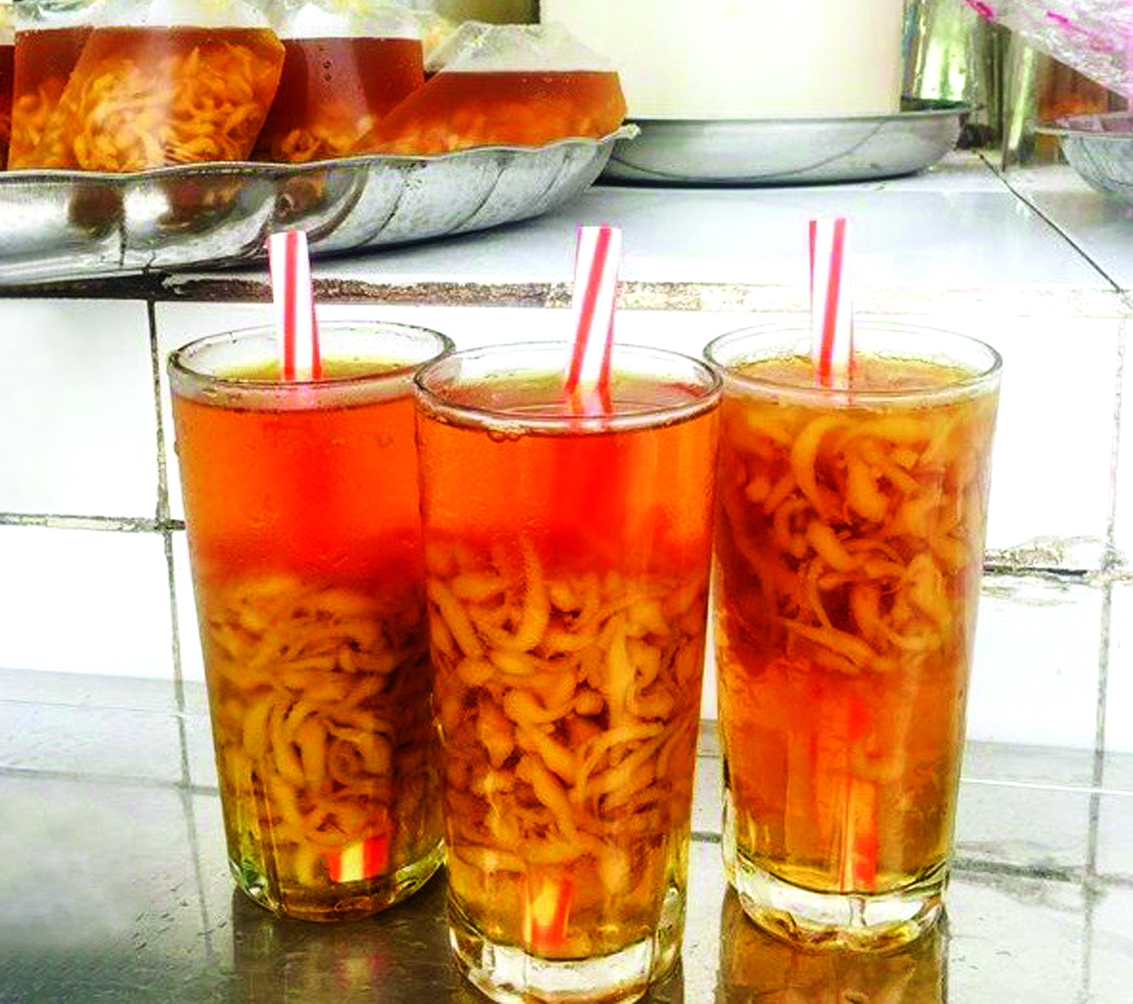 Người S&agrave;i G&ograve;n hay gọi qu&agrave;i ph&aacute; phảnh bằng c&aacute;i t&ecirc;n dễ nhớ v&agrave; dễ mường tượng l&agrave; ch&egrave; b&aacute;nh lọt Hoa