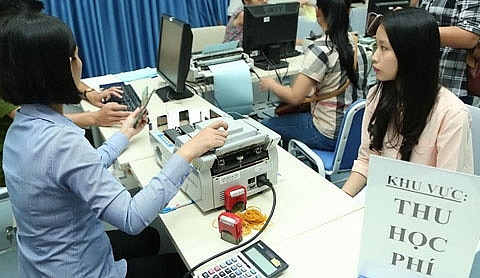 Theo Nghị quyết của Ch&iacute;nh phủ, mức thu học ph&iacute; năm học 2022 - 2023 giữ ổn định bằng năm học 2021 - 2022 