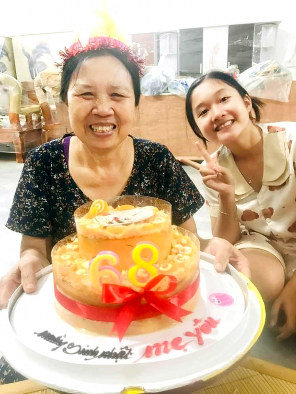 Con g&aacute;i v&agrave; ch&aacute;u ngoại &ldquo;b&agrave;y vẽ&rdquo; tổ chức sinh nhật cho b&agrave; B&igrave;nh