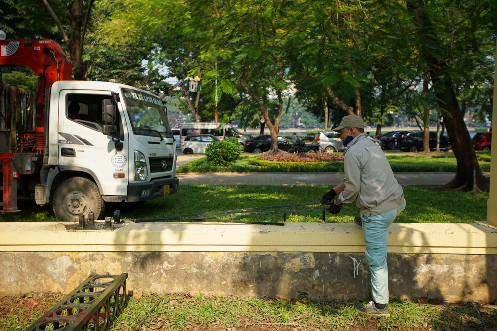 Theo kế hoạch, qu&aacute; tr&igrave;nh th&aacute;o dỡ r&agrave;o c&ocirc;ng vi&ecirc;n được thực hiện trong hơn 1 th&aacute;ng, dự kiến đến ng&agrave;y 28/2 sẽ ho&agrave;n th&agrave;nh