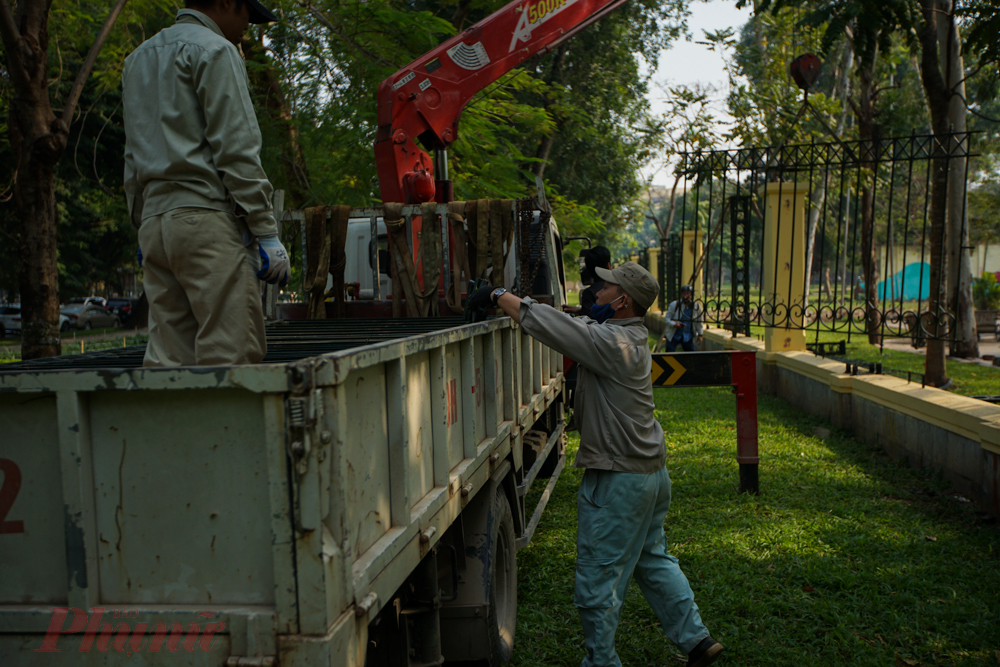 Theo phương &aacute;n được UBND th&agrave;nh phố th&ocirc;ng qua, trong giai đoạn 1, khi UBND quận Hai B&agrave; Trưng tổ chức phố đi bộ tr&ecirc;n tuyến phố Trần Nh&acirc;n T&ocirc;ng (đoạn từ n&uacute;t giao ng&atilde; ba phố Quang Trung đến n&uacute;t giao phố Trần B&igrave;nh Trọng), kết nối với trục ch&iacute;nh C&ocirc;ng vi&ecirc;n Thống Nhất (đoạn từ cổng C&ocirc;ng vi&ecirc;n Thống Nhất đến hồ Bảy Mẫu) để tạo lập kh&ocirc;ng gian mở giữa C&ocirc;ng vi&ecirc;n Thống Nhất với tuyến phố đi bộ khu vực đường Trần Nh&acirc;n T&ocirc;ng.