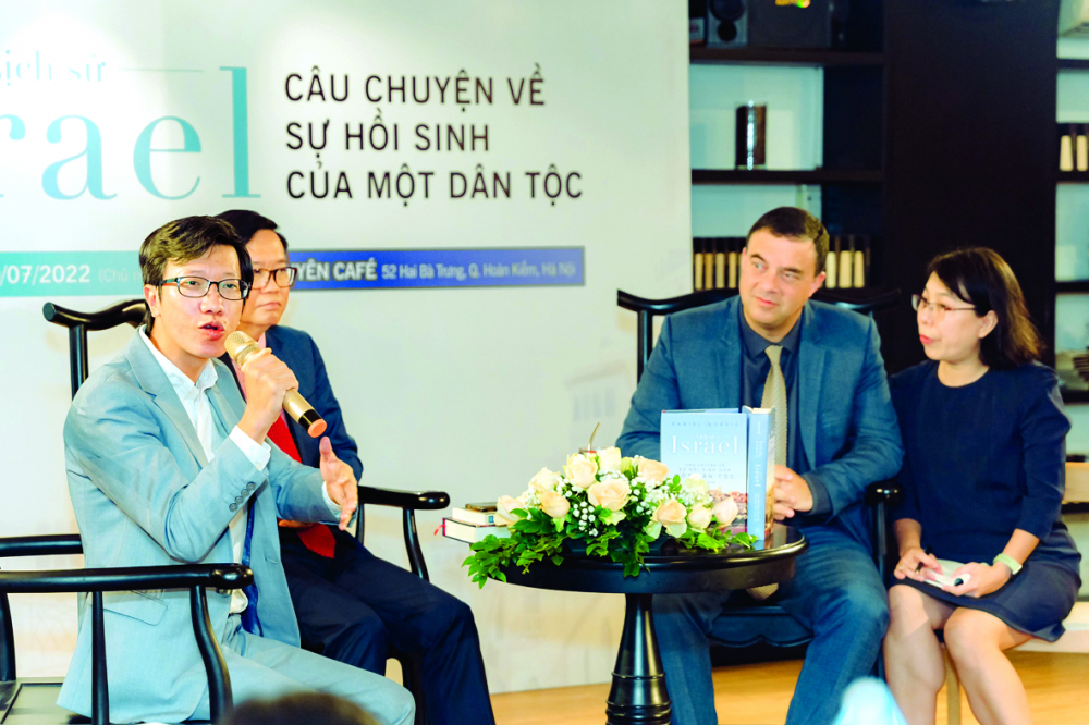 &Ocirc;ng Vũ Trọng Đại chia sẻ tại một hội thảo về s&aacute;ch