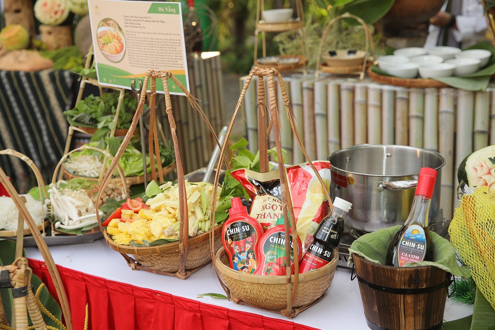 Hương vị kh&oacute; qu&ecirc;n của b&uacute;n c&aacute; hải sản đến từ Sơn Tr&agrave;, Đ&agrave; Nẵng