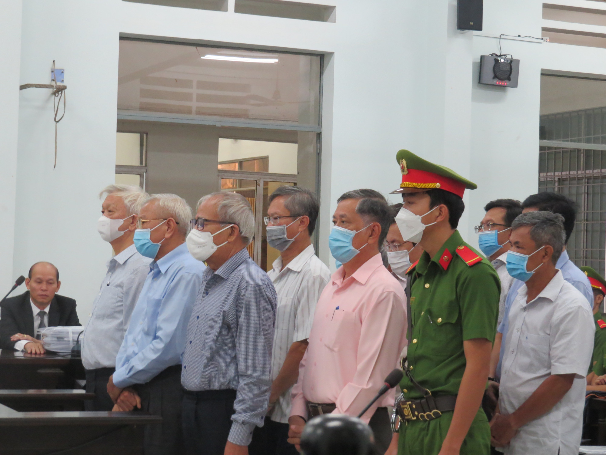 C&aacute;c bị c&aacute;o tại phi&ecirc;n t&ograve;a s&aacute;ng 23/12