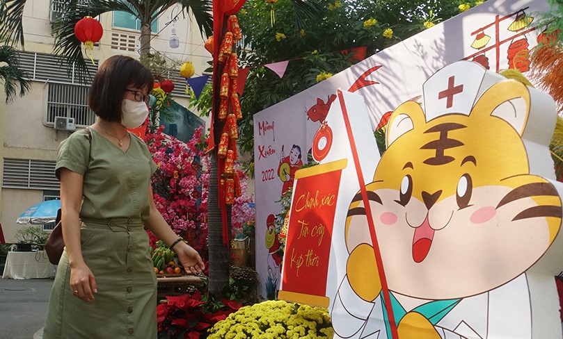 Bộ Y tế khuyến kh&iacute;ch người d&acirc;n đeo khẩu trang tại nơi c&ocirc;ng cộng trong dịp lễ Tết