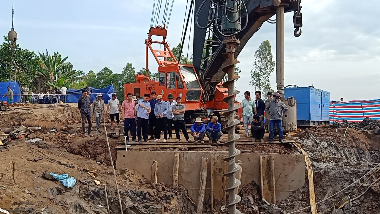C&aacute;c ng&agrave;nh chức năng dồn sức cứu ch&aacute;u b&eacute;