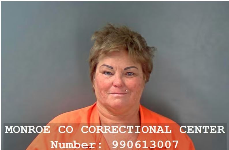 Billie R. Davis bị bắt giữ sau khi h&agrave;nh hung một nữ sinh vi&ecirc;n ch&acirc;u &Aacute;.