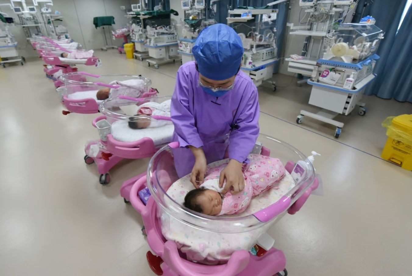 C&aacute;c b&agrave; mẹ Trung Quốc đ&atilde; sinh 9,56 triệu em b&eacute; v&agrave;o năm 2022