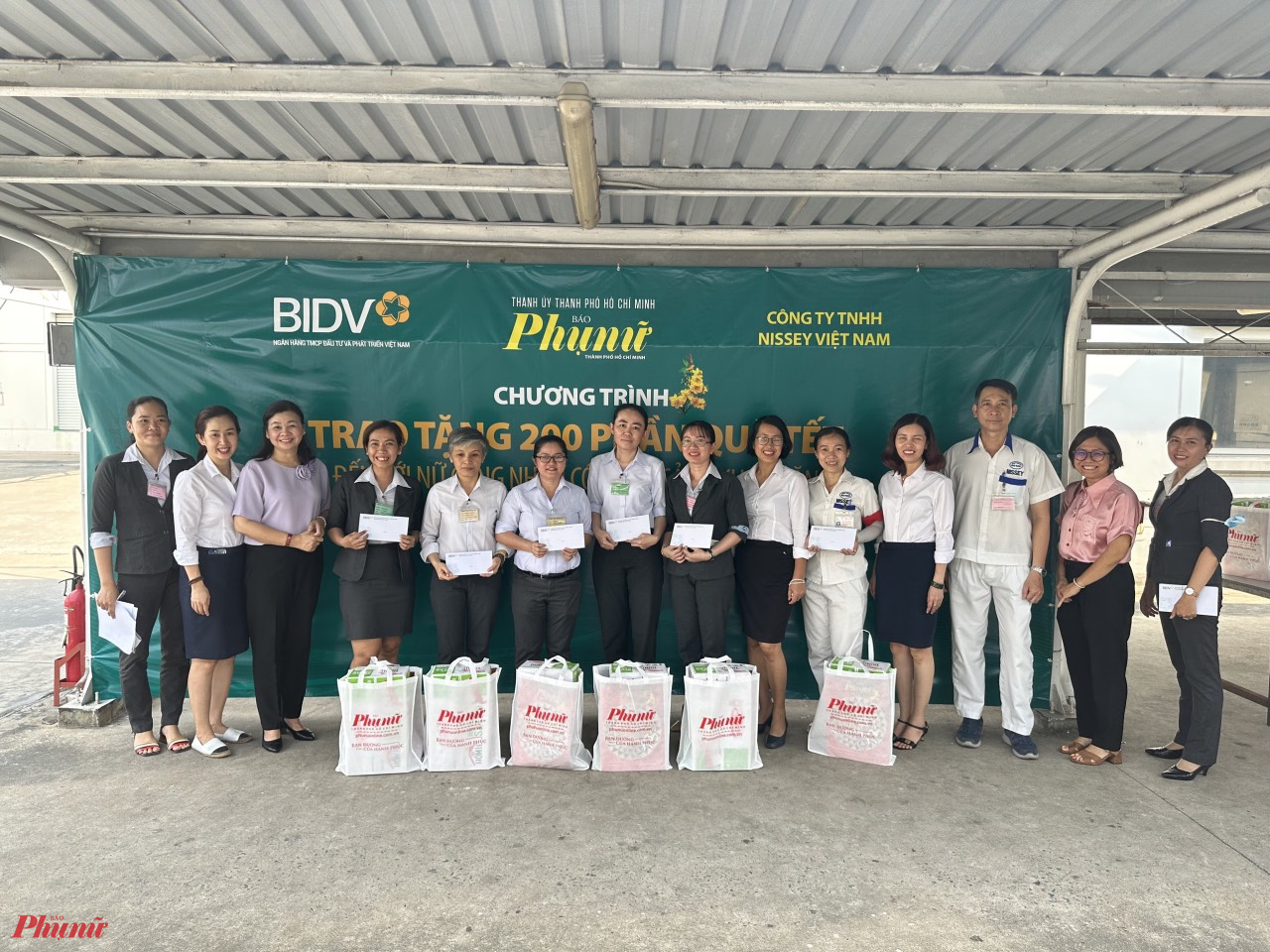 Chương tr&igrave;nh Tết ấm tặng qu&agrave; tết cho nữ c&ocirc;ng nh&acirc;n c&ocirc;ng ty Nissey Việt Nam 
