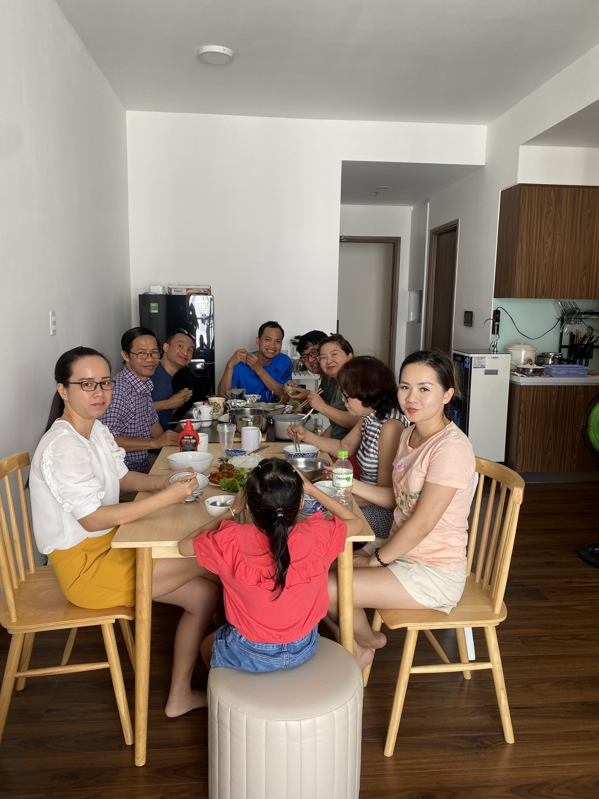 Bữa cơm đơn giản m&agrave; đ&ocirc;ng vui ng&agrave;y Tết 